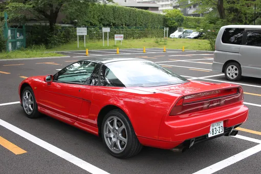honda nsx вид сзади
