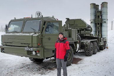 Тест-драйв БАЗ-6402: мощь и надежность ЗРК С-400 «Триумф»