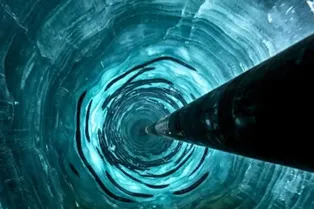 Ученые пробурили 3413 метров льда и открыли чистый путь к антарктическому озеру