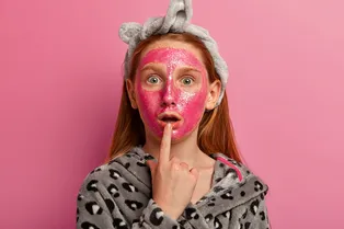 Уход за кожей лица по TikTok-советам приводит в кабинет дерматолога