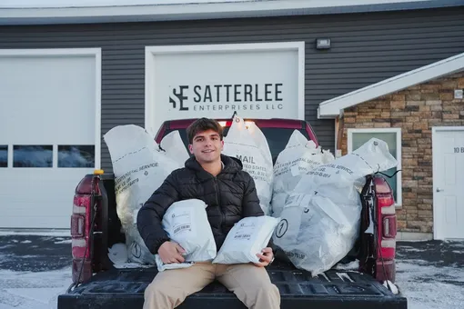 18-летний американец зарабатывает $300 тысяч в месяц на 3D-печати держателей 18-летний американец зарабатывает $300 тысяч в месяц на 3D-печати держателей