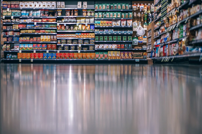 7 продуктов, которые не стоит брать и со скидкой: пользы все равно мало 7 продуктов, которые не стоит брать и со скидкой: пользы все равно мало
