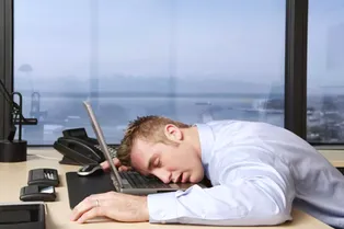 От питания до задержки дыхания — вот почему вам постоянно хочется спать