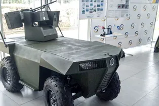 Украина разработала боевой робот «Ласка» Украина разработала боевой робот «Ласка»