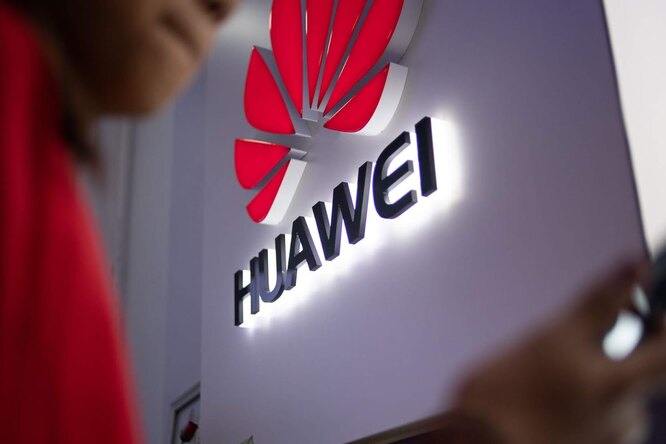 Разработчики программ для новой ОС Huawei не могут работать