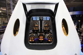 SpaceX торопится починить туалеты в капсуле Dragon к следующему полету SpaceX торопится починить туалеты в капсуле Dragon к следующему полету