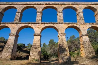 Археологи раскрыли секрет древнеримского бетона, который выдержал тысячи лет