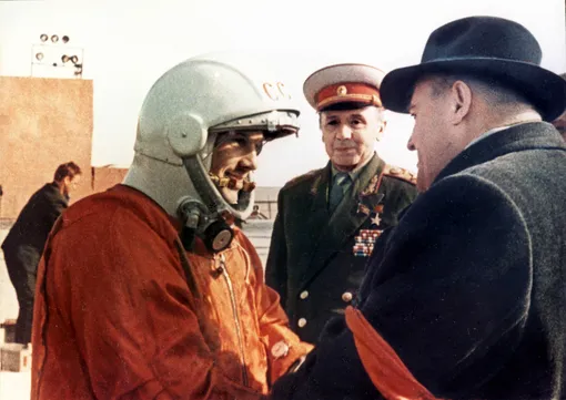 Юрий Гагарин перед полетом, 1961 год