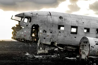 Страшная статистика: почему падают самолеты и можно ли избежать авиакатастроф
