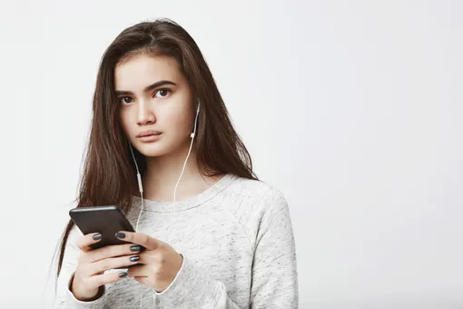 Психологи выяснили, почему социальные сети негативно сказываются на самооценке девушек