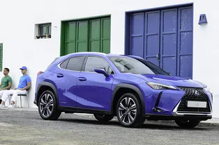 Lexus UX сфотографировали с расстояния 3000 км Lexus UX сфотографировали с расстояния 3000 км