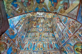 Всего в 186 км от Москвы находятся уникальные фрески XVII века: как их читать?