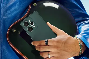 AI Party Phone: линейка смартфонов realme 15 с голосовым редактором фото поступила в продажу в России AI Party Phone: линейка смартфонов realme 15 с голосовым редактором фото поступила в продажу в России