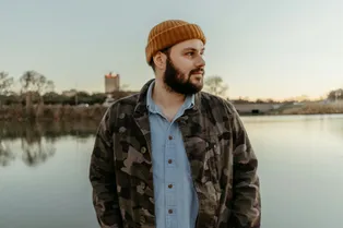 Худшая одежда для туриста: почему не сделает носить камуфляжную одежду во время путешествий