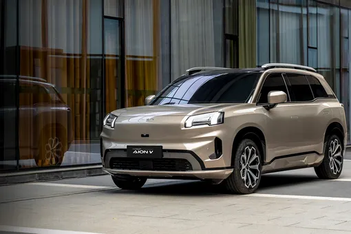 Продажи электрокроссовера GAC Aion V начинаются: кому понравится «недешевый, но по-своему уникальный» Продажи электрокроссовера GAC Aion V начинаются: кому понравится «недешевый, но по-своему уникальный»