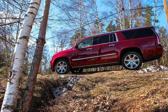 Эффект гравитации: тест Cadillac Escalade ESV Эффект гравитации: тест Cadillac Escalade ESV