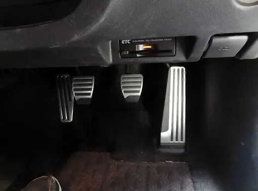 nissan fairlady z pedals