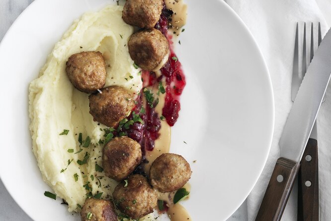 IKEA рассекретила рецепт фирменных мясных фрикаделек IKEA рассекретила рецепт фирменных мясных фрикаделек
