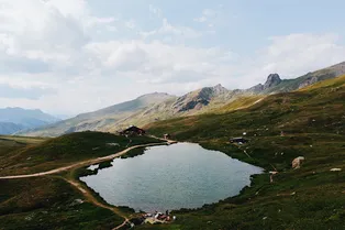 Ответят только эрудиты: вы знаете, какое государство называют «страной тысячи озер»?