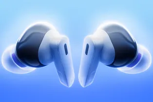 ИИ-наушники и диктофон с Алисой: Яндекс показал новые носимые устройства