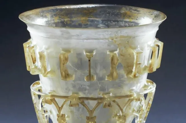 Загадочные символы на античном стекле: бренды существовали уже в Древнем Риме