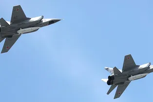 Минобороны показало дозаправку МиГ-31 Минобороны показало дозаправку МиГ-31