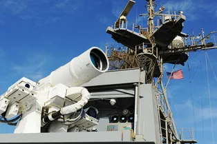 Американский флот применил лазерное оружие Американский флот применил лазерное оружие