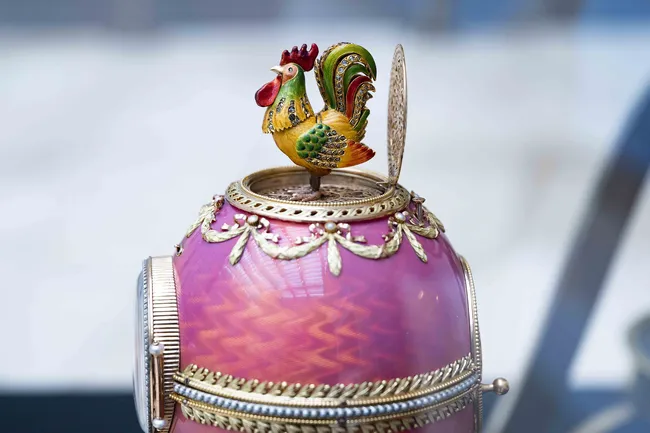 «Связь времен – связь технологий»: Эрмитаж рассказал о новых успехах в реставрации технически сложных экспонатов музея