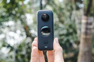 Подарок любому! Узнайте про лучшие недорогие 360-камеры в 2025 году