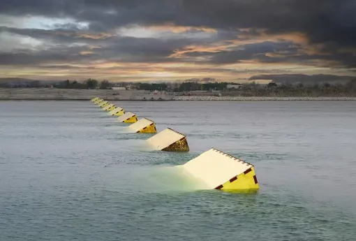 Барьеры Мозе, защищающие Венецию от моря.