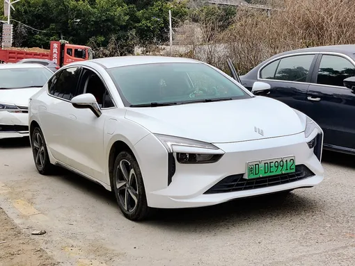 JMEV Yi car