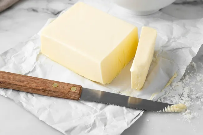 Чем можно заменить сливочное масло в выпечке и других блюдах: 30 кулинарных советов настоящих профи