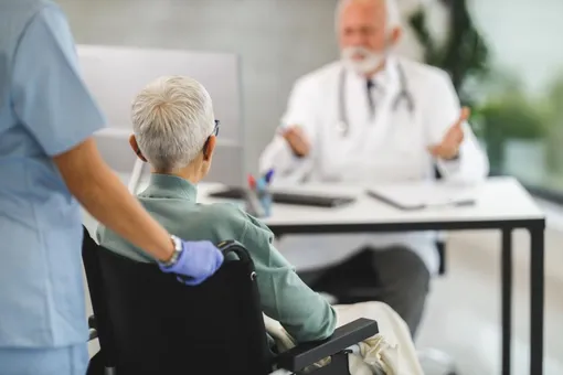 Медицинское обследование пожилого пациента