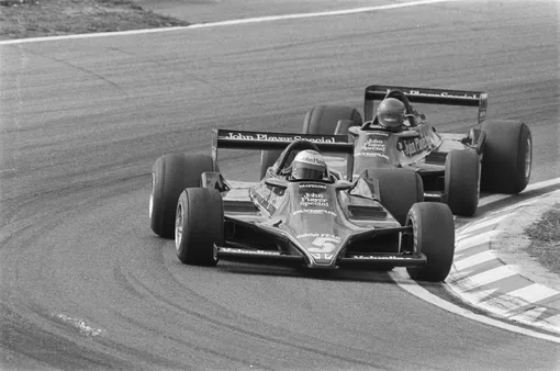 Марио Андретти и Ронни Петерсон на Lotus 79 в 1978 году Марио Андретти и Ронни Петерсон на Lotus 79 в 1978 году