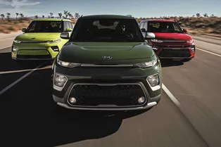 Kia показала третье поколение «автомобиля-коробки» Kia показала третье поколение «автомобиля-коробки»