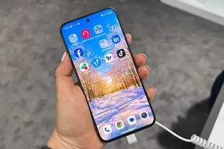 TCL скрестила AMOLED и Nxtpaper: яркий дисплей, который заботится о зрении