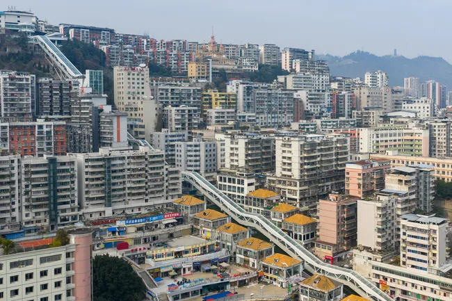 Почти километр в длину: в Китае построили самый длинный в мире эскалатор