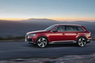 Audi обновила кроссовер Q7 в стиле Q8 Audi обновила кроссовер Q7 в стиле Q8