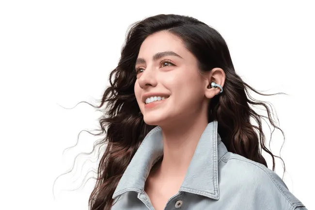 Лучшие техно-подарки девушкам на 8 марта: от умных часов до робопитомцев