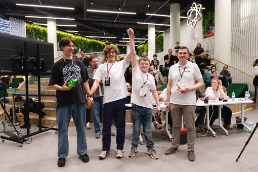 Битва роботов Битва роботов