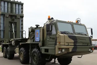 РФ предложит иностранцам бюджетную версию С-400 РФ предложит иностранцам бюджетную версию С-400