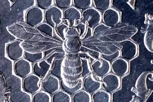 Между пчелами и деньгами есть странная связь, и она насчитывает тысячи лет Между пчелами и деньгами есть странная связь, и она насчитывает тысячи лет