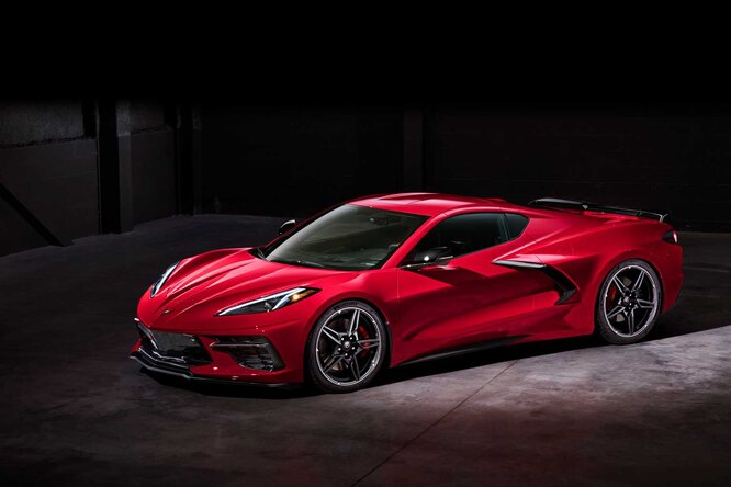 Chevrolet Corvette впервые стал среднемоторным Chevrolet Corvette впервые стал среднемоторным