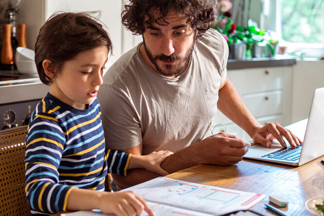 Стоит ли помогать детям с домашней работой: как родители убивают у ребенка желание учиться и думать самостоятельно