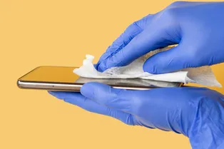 Правда ли смартфоны грязнее унитаза