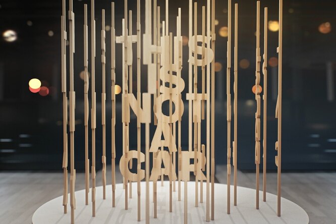Volvo покажет посетителям автосалона пустой стенд Volvo покажет посетителям автосалона пустой стенд