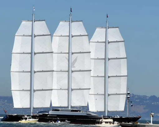 Парусник Maltese Falcon