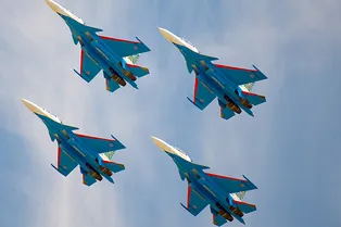 «Русские Витязи» показали новый комплекс пилотажа