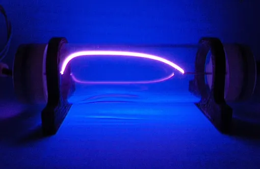 Тлеющий разряд плазма фото вещество неон лампа свет газоразрядная лампа