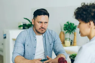 Улыбаемся и машем? Вот как разговаривать с человеком, чье мнение сильно отличается от вашего!